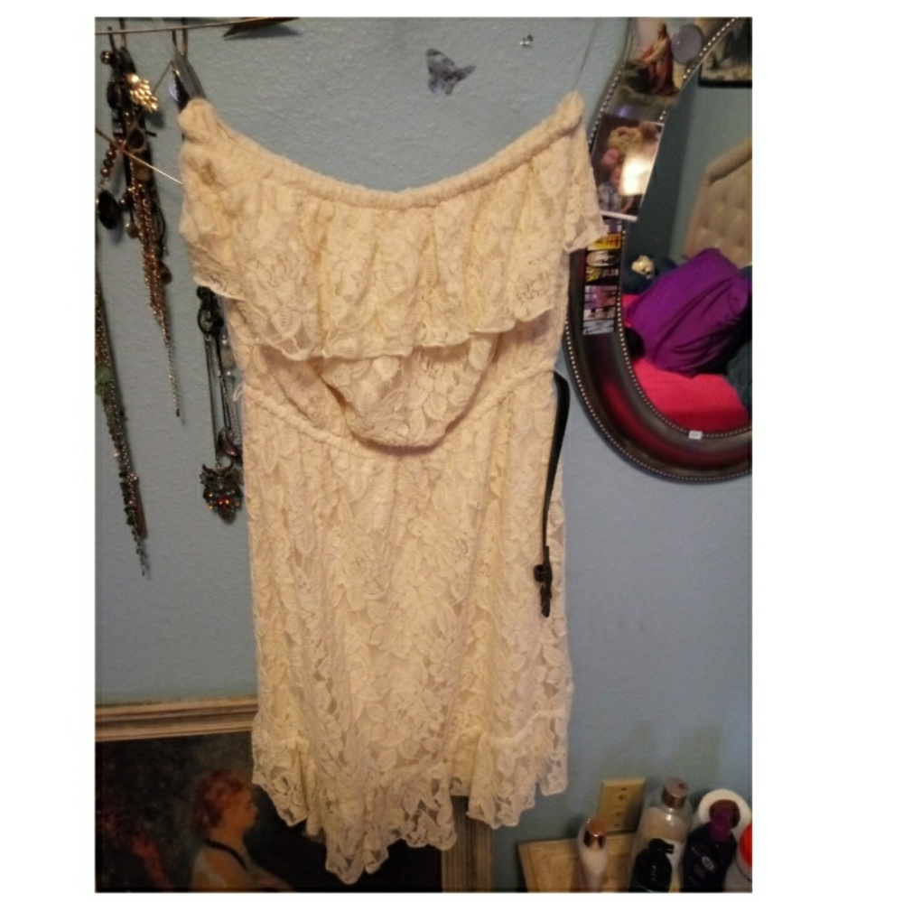 Ivory Cream lace dress by Speechless